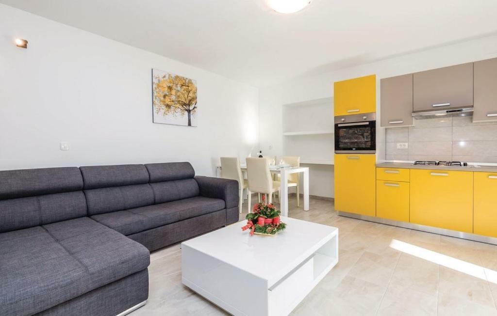 Apartments Sara 로브란 외부 사진